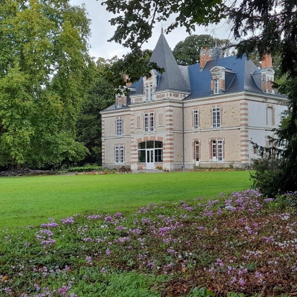 Location de parc de chateau en mayenne ill